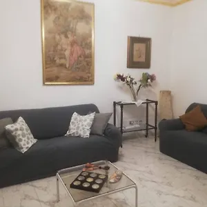 Appartamento La Casa Di Nonna Lilla, Aeroporto di Catania Fontana Rossa